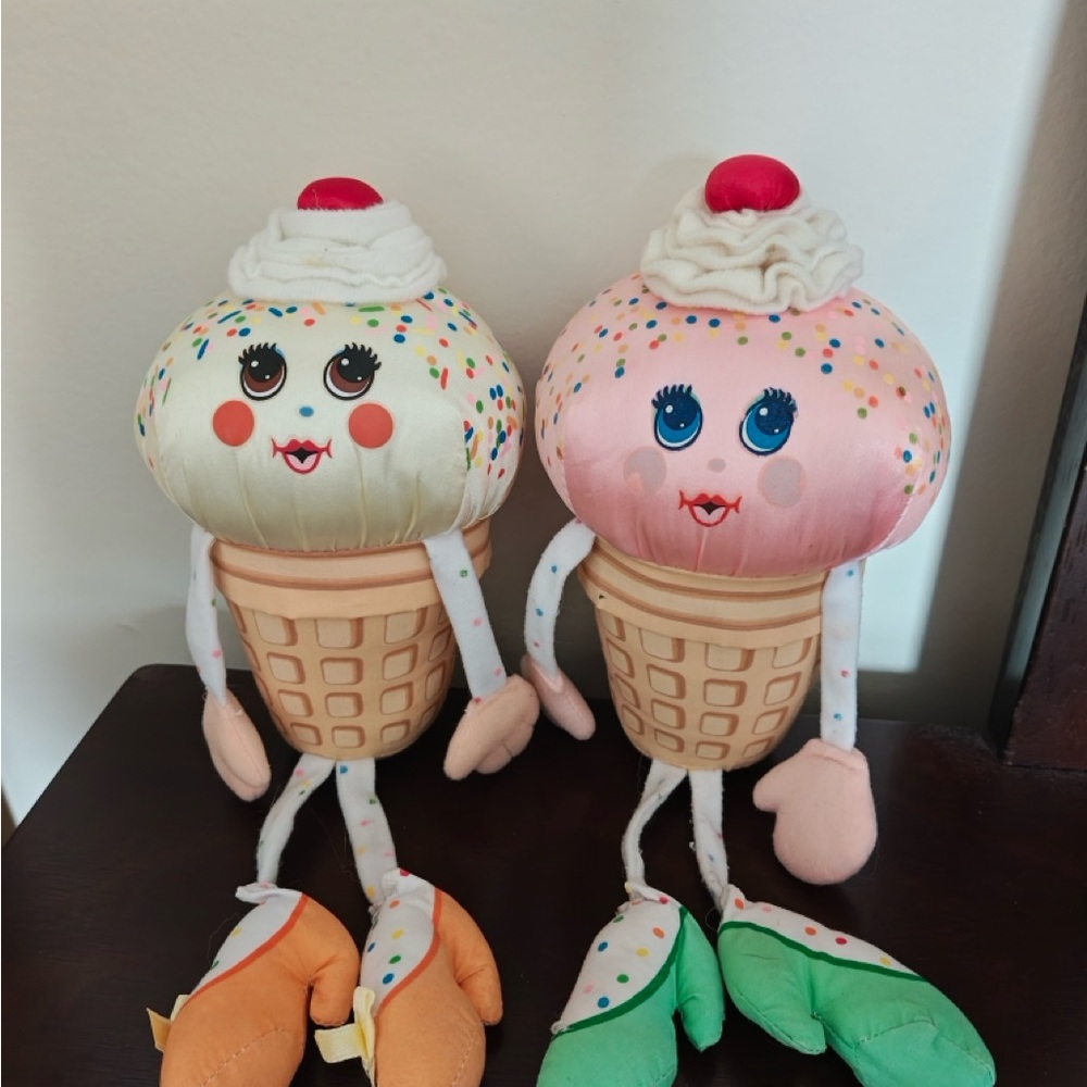 Ice cream cone gals by Amtoy